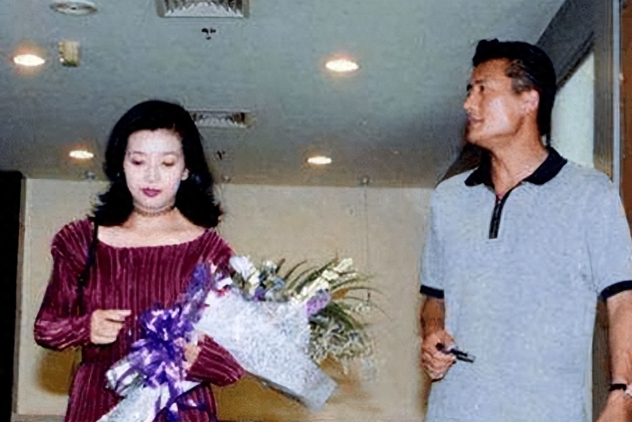 知名男星官宣離婚後「二婚娶小16歲嬌妻」，被誇最佳前夫：愛，不止一種答案