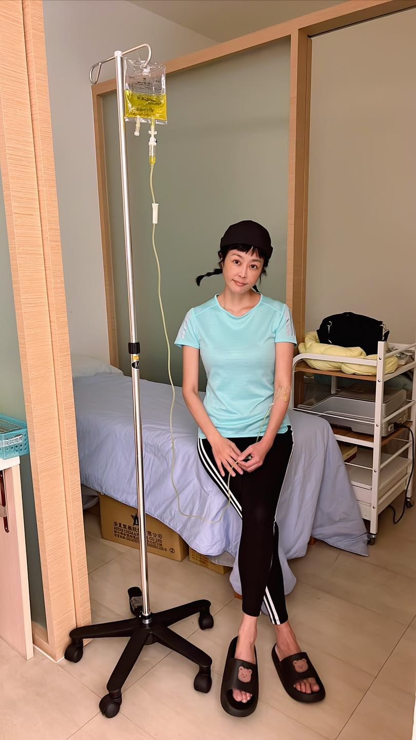 8次化療又復發！48歲女星罹癌末「滿臉長出老人斑」　嘆「身體已邁入老年」竟遭酸民攻擊