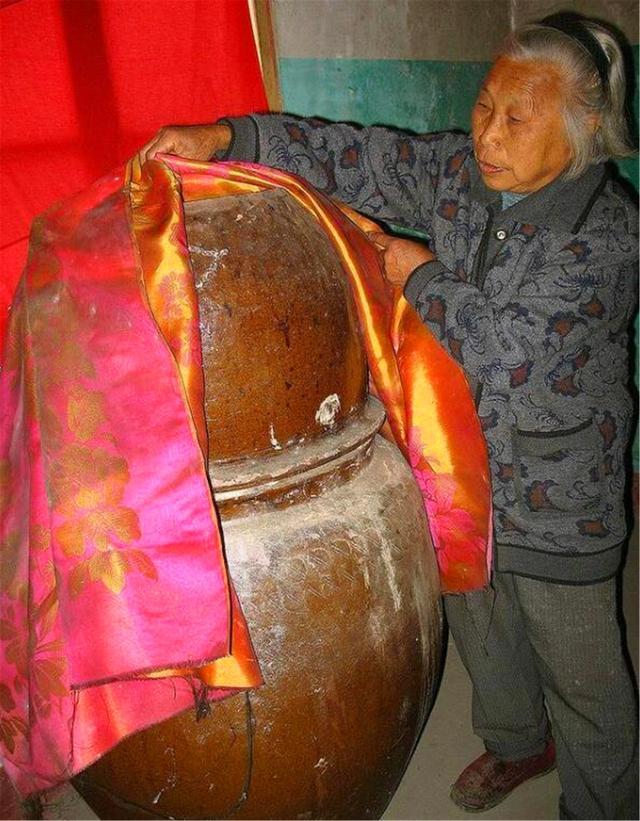 84歲尼姑絕食7天圓寂！生前交代弟子「把肉身放到坐缸」　「3年後開缸」驚呆所有人