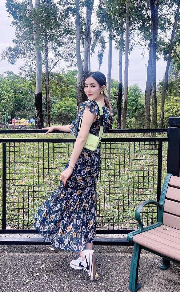 拍攝大尺度寫真！性感女星「24歲出道一炮而紅」私照外洩淡出　「轉行賣保險10年」近況曝光