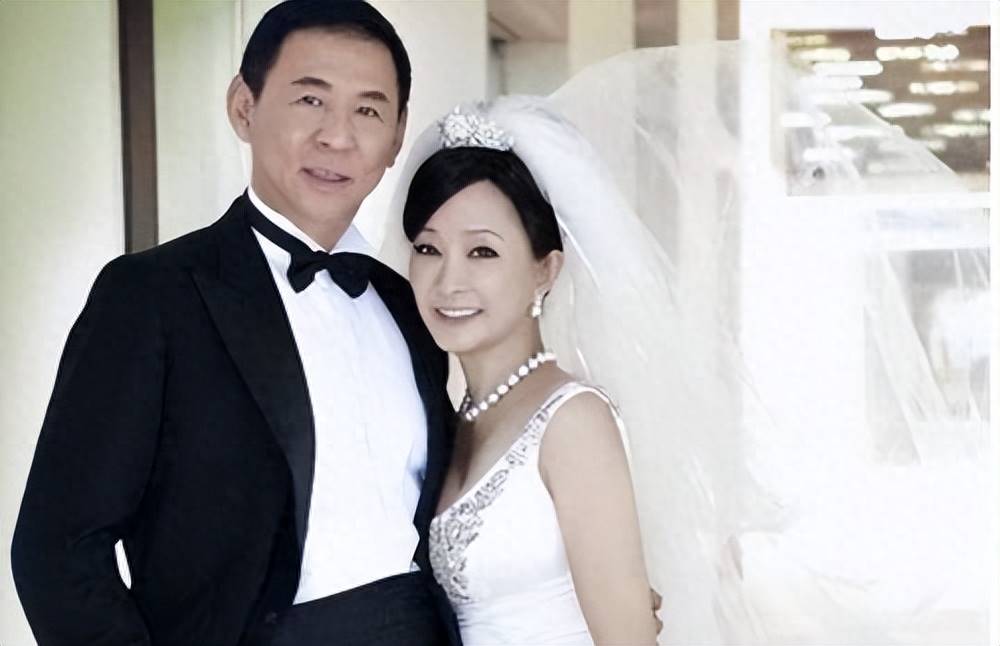 日本最癡情富豪！苦等「中學暗戀的女神」30年　55歲終於「抱得美人歸」世紀婚禮羨煞旁人