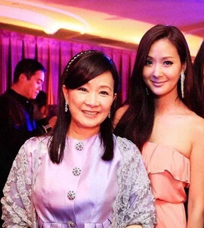 日本最癡情富豪！苦等「中學暗戀的女神」30年　55歲終於「抱得美人歸」世紀婚禮羨煞旁人