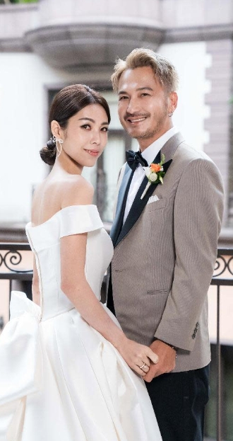 遲了1年的婚禮！KID強忍淚水「從岳父手中接過愛妻」　吳宗憲「給出天價大紅包」女兒傻眼：不能講啦