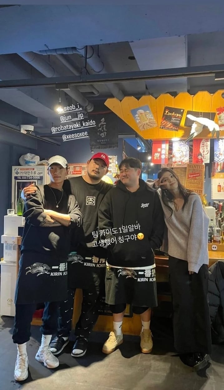 戲劇女星「現身居酒屋打工」無濾鏡側拍美到翻　親自彎腰送餐「還附帶粉絲福利」讓人好羨慕❤️