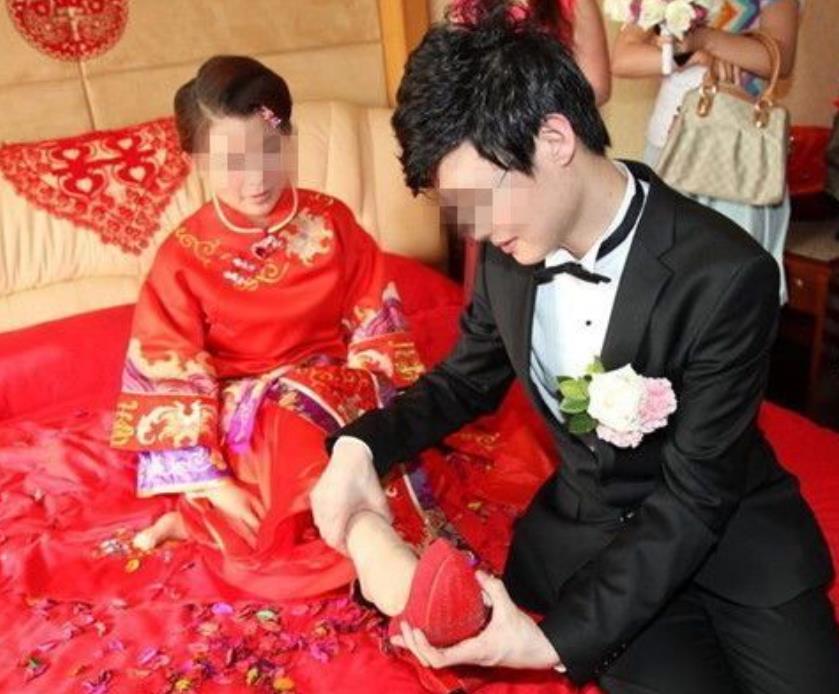 相親一見鐘情！他閃婚娶「39歲漂亮單身女」　誰知新婚夜「我就後悔了」：難怪她一直未婚