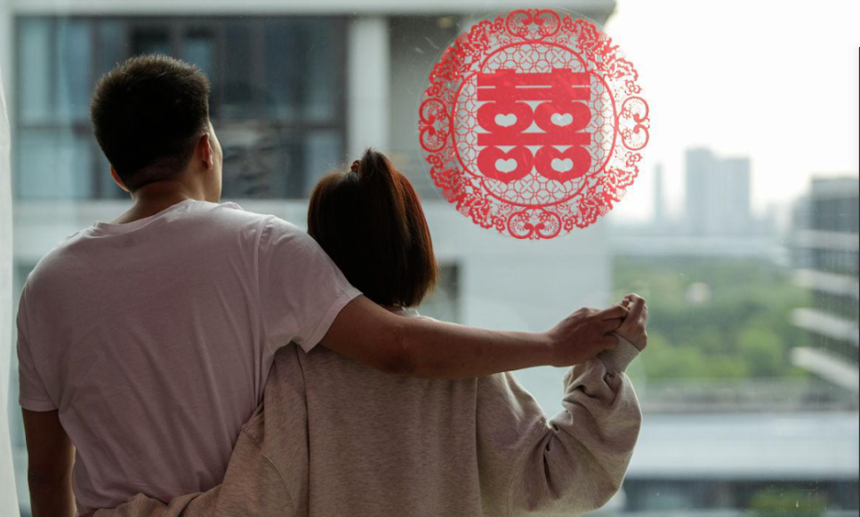 相親一見鐘情！他閃婚娶「39歲漂亮單身女」　誰知新婚夜「我就後悔了」：難怪她一直未婚