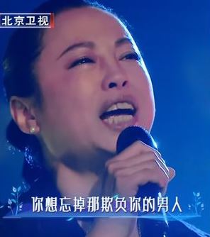 被笑最醜歌后！55歲資深歌手兩段短命婚「曾為前夫輕生」　爆瘦13公斤「大媽變少婦亮麗現身」網驚呆