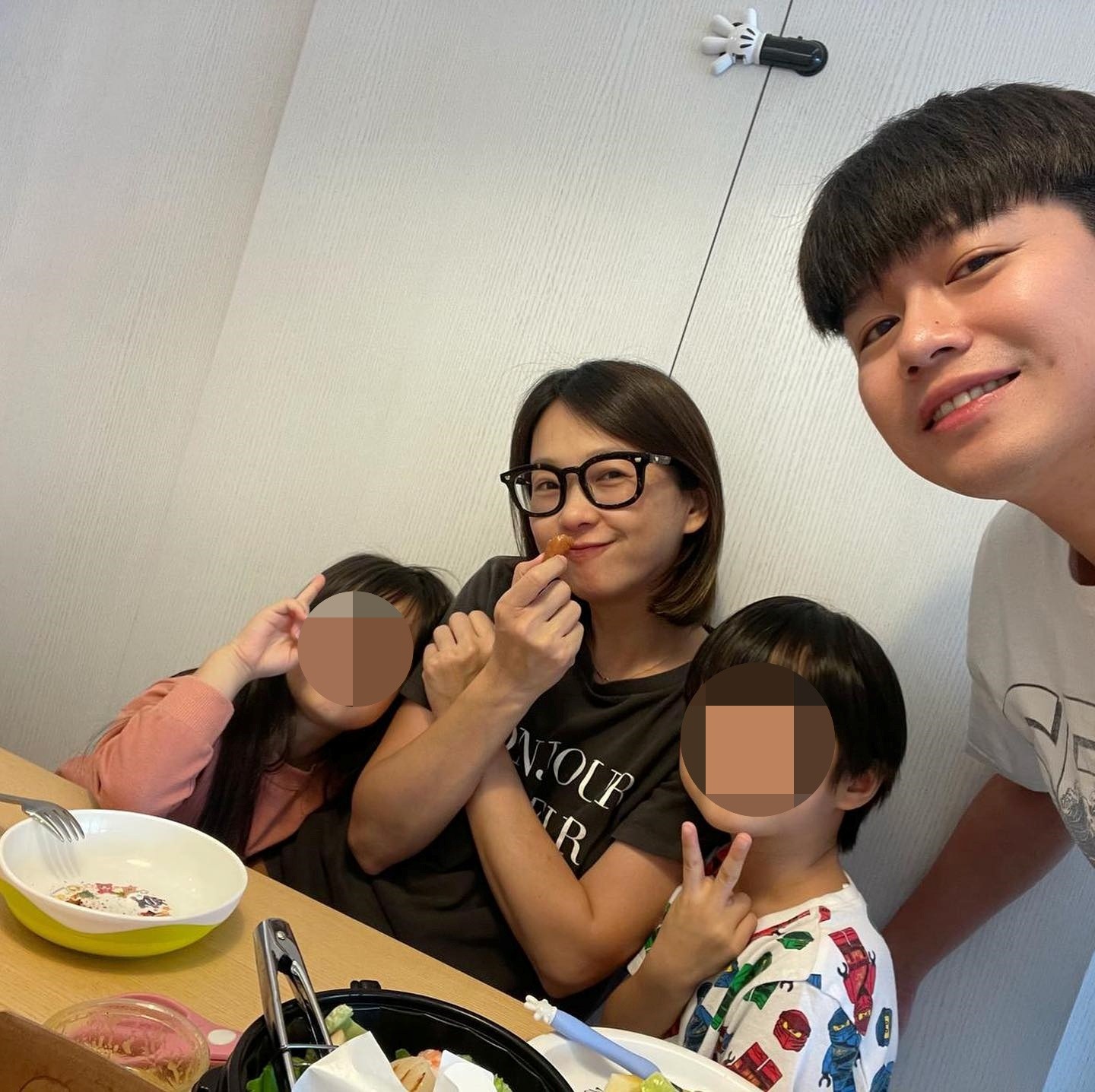 年輕四處揮霍！女星「慘背30萬卡債」一天只能花100　靠1招「翻身狂賺上千萬」全世界置產