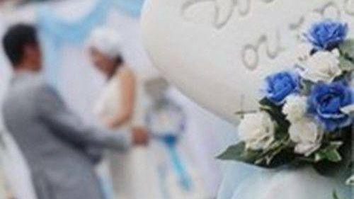 前夫再婚邀我和女兒參加！剛到現場「女兒指著門口結婚照」尖叫　我「抬頭看清」後怒砸了婚禮