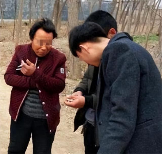 爸爸是老菸槍!女兒出國工作前「特地買一條上等好菸送他」 爸爸留到過年才捨得拆「一拆開崩潰大哭」