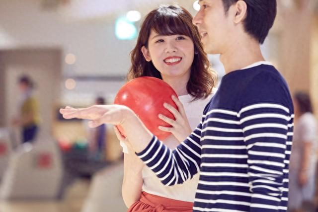 30年前鬧翻！多年不往來的同學「費盡苦思邀我聚會」　到場才知道「原來自己上當了」
