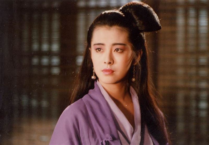 偶遇野生女神！她消失19年「突現身街頭」一身仙氣　「56歲狀態絕美」網驚嘆：果然時光不敗美人
