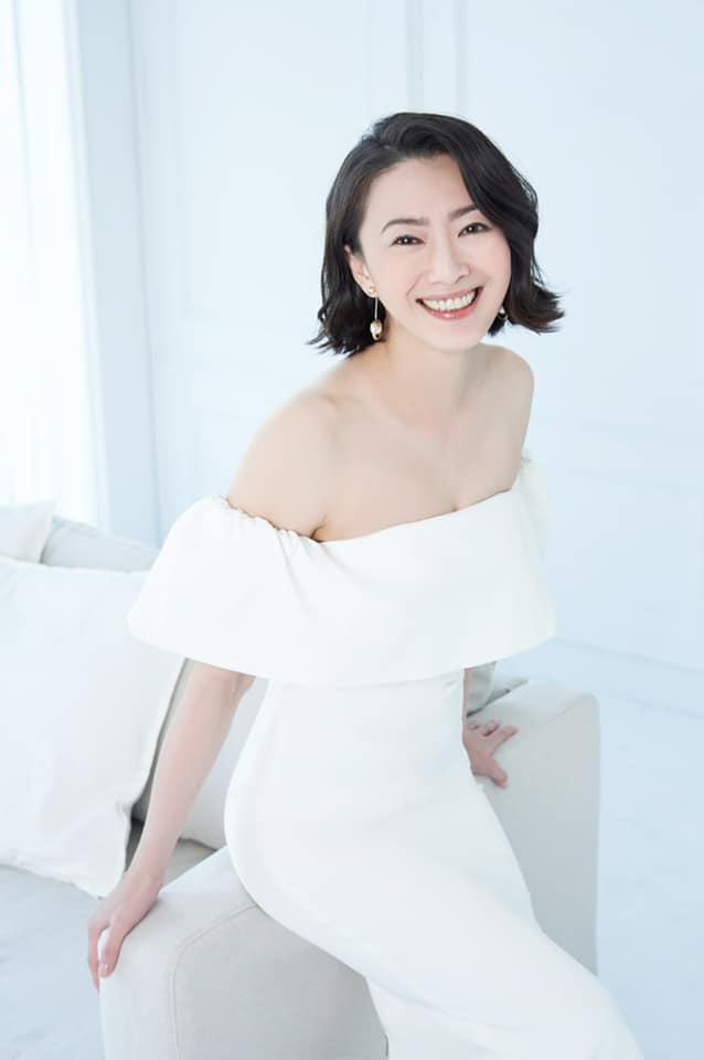 才挺過小三婚變！侯怡君一人在家「搬30箱水上樓」喊：別惹女人　網一看心疼問「妳老公人呢？」