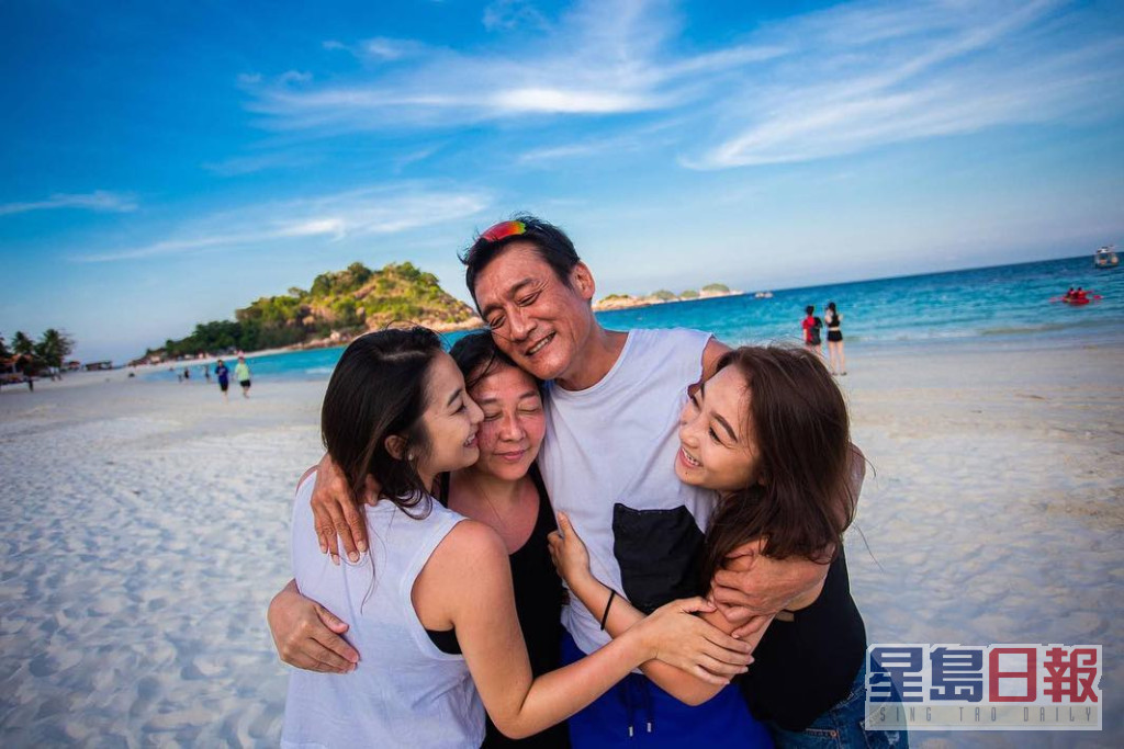 寵妻36年聞名！65歲影帝「搭飛機堅持做1事」空姐曝真面目　私下修養極高「很多明星不像他」