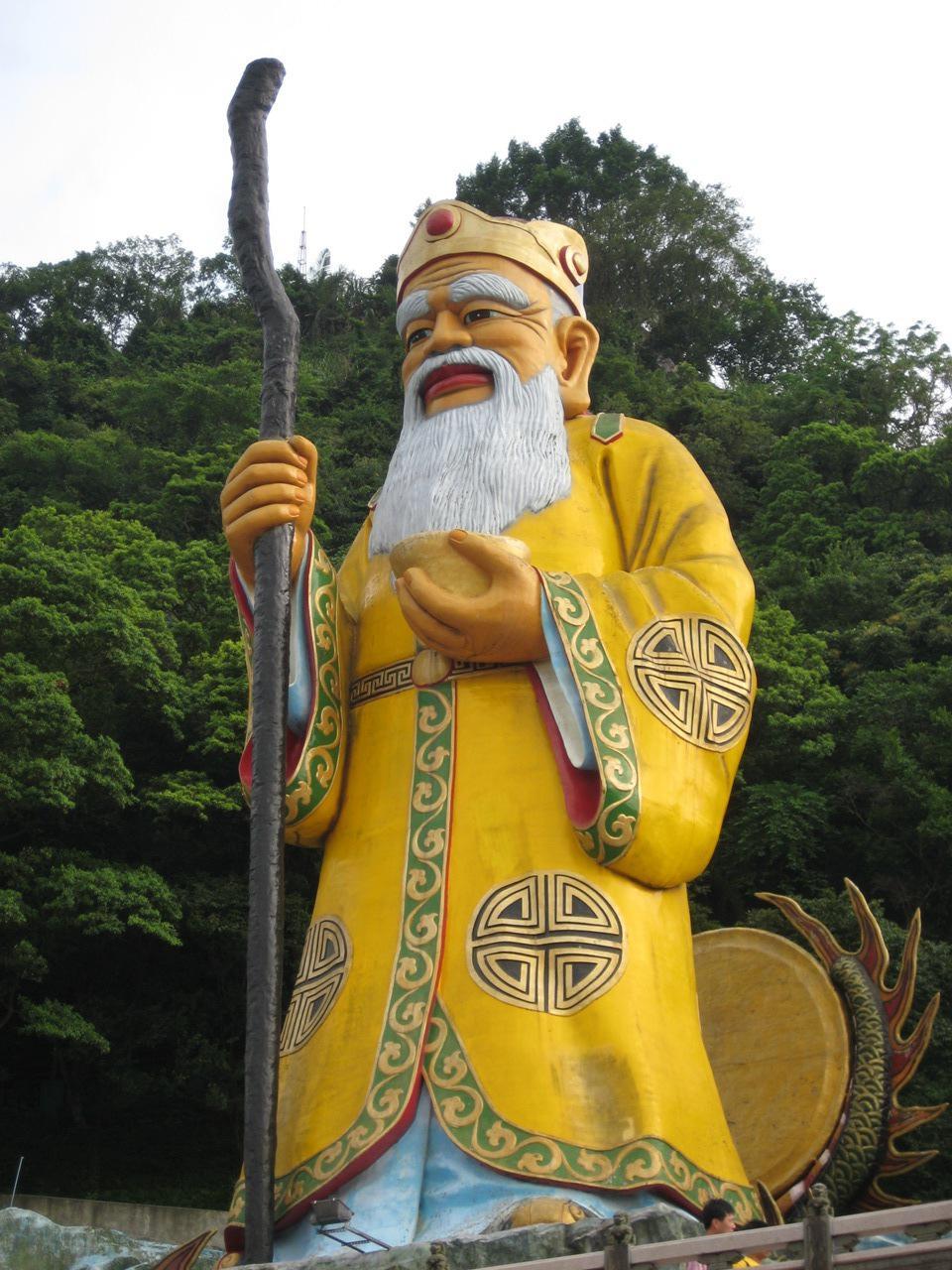 土地公是最大的福神！供養土地公「9大步驟」要知道　拜拜時念「6字神咒」福報就會黏在你身上