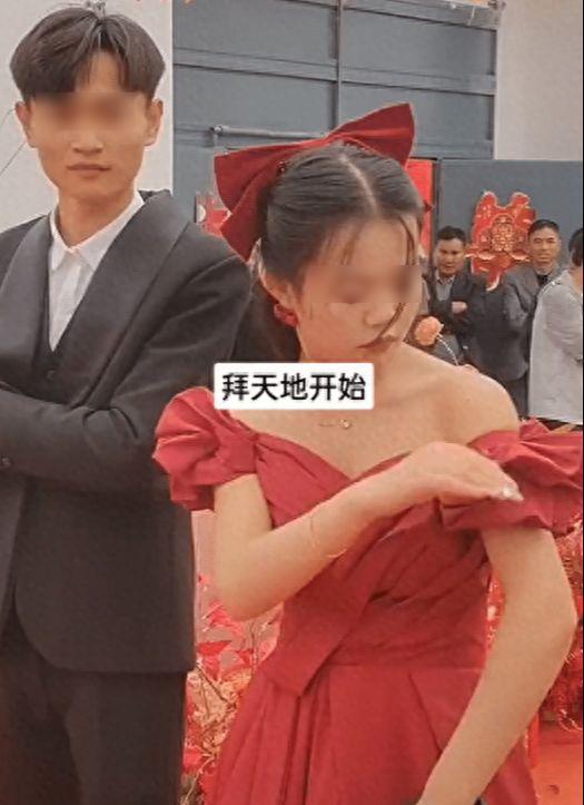 全程擺臭臉！新娘婚禮上「低頭狂玩手機」新郎敢怒不敢言　知情人「跳出來曝內幕」網全搖頭