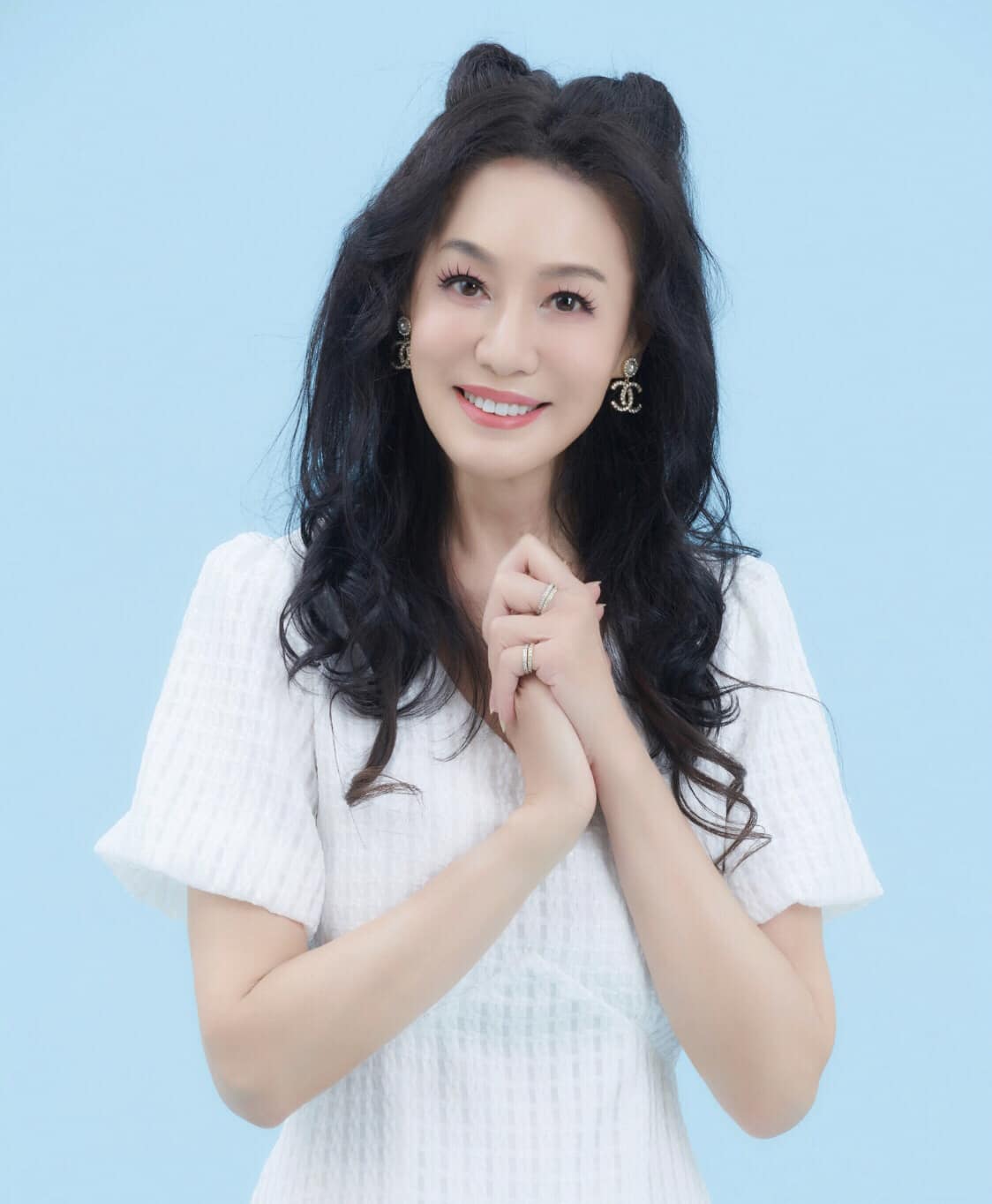 坐擁4豪宅！一代女皇金佩姍爆「費玉清親授1秘訣」現身價破億　「寧和富商尪分居」也要及時盡孝