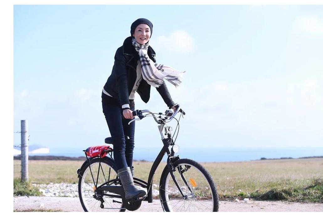 張曼玉胖10公斤美回顏值巔峰!穿奶奶衫配校服褲 看似毫不相干「卻美的離譜 」