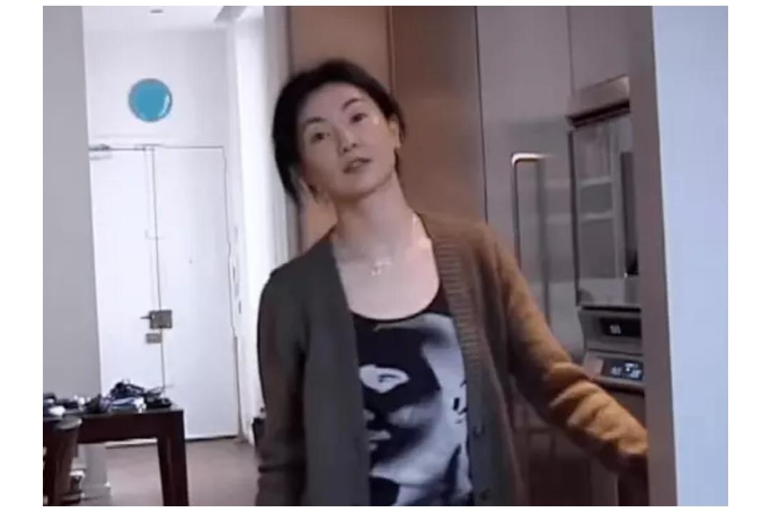 張曼玉胖10公斤美回顏值巔峰!穿奶奶衫配校服褲 看似毫不相干「卻美的離譜 」