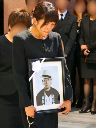 害丈夫輕生亡！42歲女星「再婚5年又偷吃」慘被教訓　離家出走「帶兒女投靠小王」身分曝光