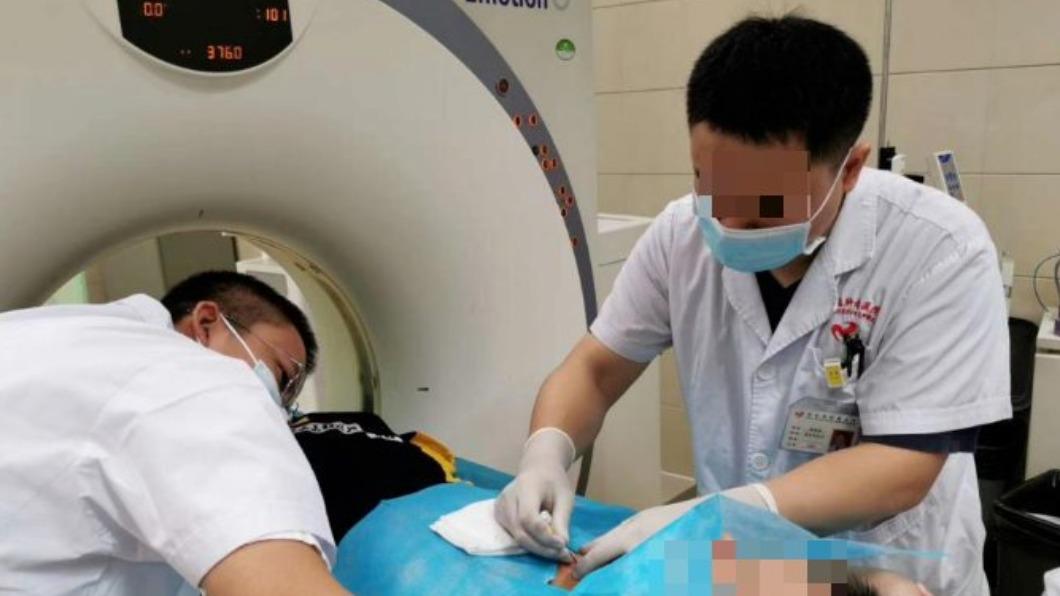 震驚！12歲男童「罹肺癌晚期」沒辦法救了　父母崩潰：「3生活習慣害的」