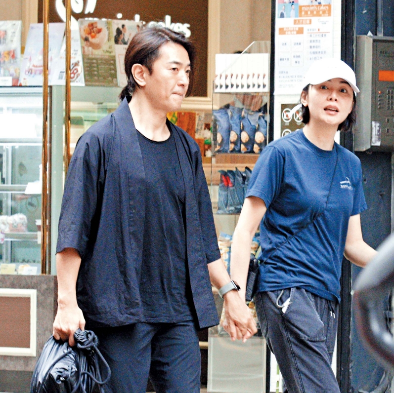 巧遇56歲天王！他在咖啡廳「拍下素顏原圖」身形變圓潤　網友一看愣住：憔悴不少