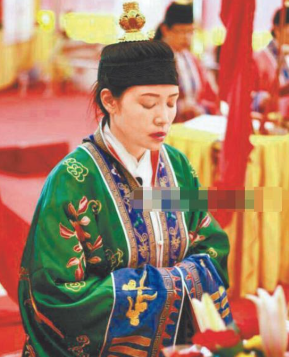 頓悟考上道士！女星消失3年「轉行當廟婆」普渡眾生　法會上「當場宣布結婚」嫁小2歲信徒男友