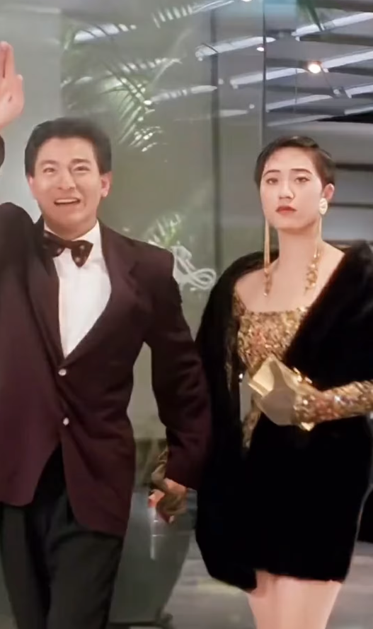 57歲仍小姑獨處！資深女星慶生「圈內大咖全來了」人脈超狂　「凍齡美貌驚艷全網」根本吃了防腐劑