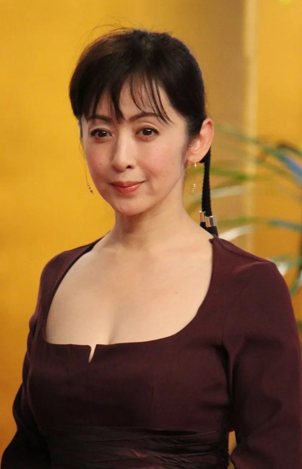 昔偷吃人夫醫生！59歲資深女星「再爆醜聞糾纏不清」　網酸死性不改「玉女形象全毀」