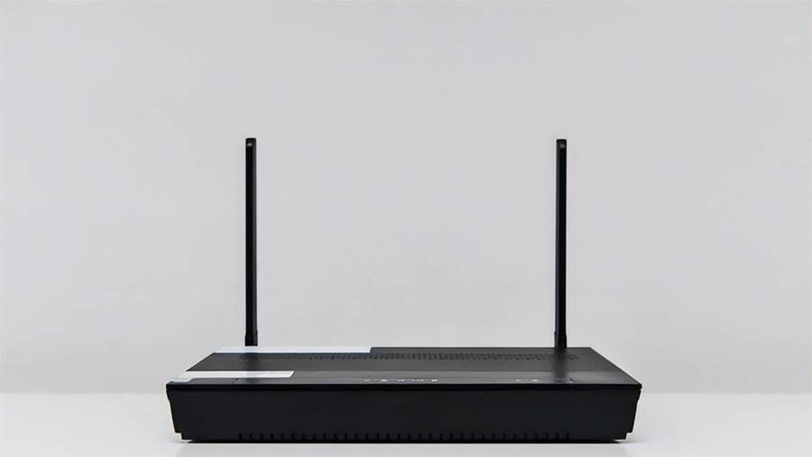 「wifi分享器」要多久關一次？多虧寬帶師傅提醒：「很多人還不知道」難怪網速越用越慢