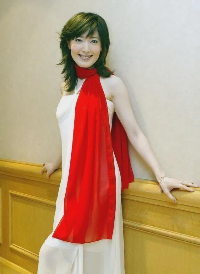 被譽為最美「潘金蓮」！她19歲爆紅「28歲住千萬豪宅」　如今「遭直擊賣拉麵」粉絲震驚