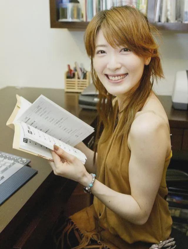 被譽為最美「潘金蓮」！她19歲爆紅「28歲住千萬豪宅」　如今「遭直擊賣拉麵」粉絲震驚