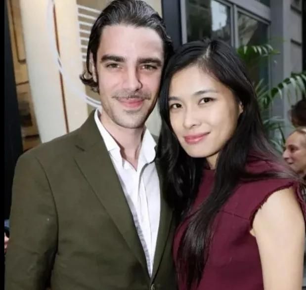 客家妹當櫃姐「意外邂逅王子」一躍成王妃！ 結婚13年返鄉「毫無架子懂感恩」被讚翻