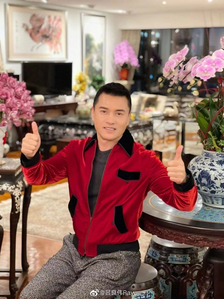 前妻是周海媚！66歲男星「3婚娶了百億富婆」被唱衰　晚年拿畫筆「售價狂飆7位數」