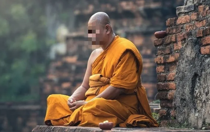 動了凡心!住持與已婚女主播「開房啪啪」 遭設局「狂噴2000萬」下場好慘