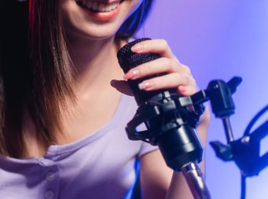 動了凡心!住持與已婚女主播「開房啪啪」 遭設局「狂噴2000萬」下場好慘