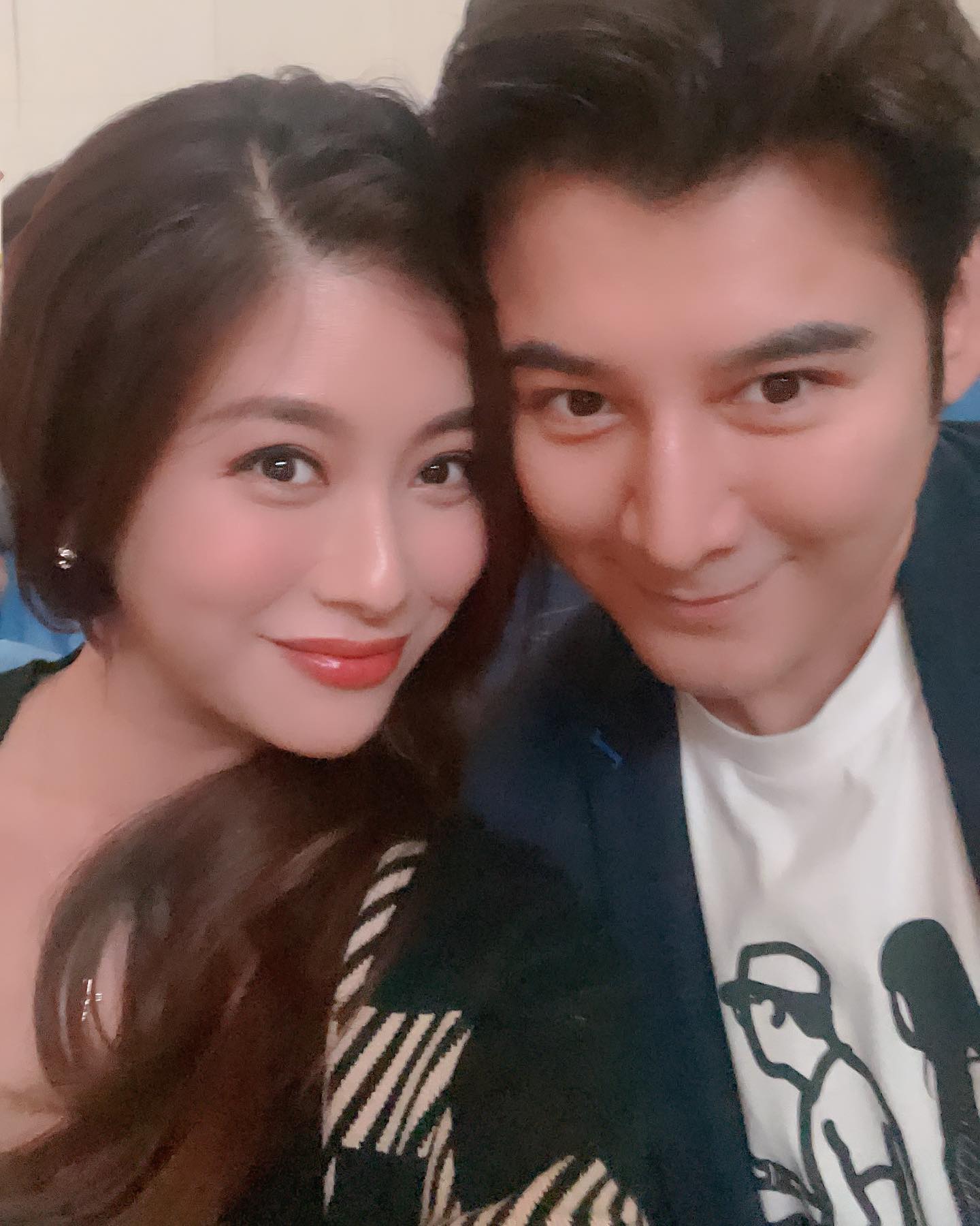 44歲本土劇女星「陣痛18小時」終於生了！演員尪「抱前世情人笑咪咪」近半百再當爸