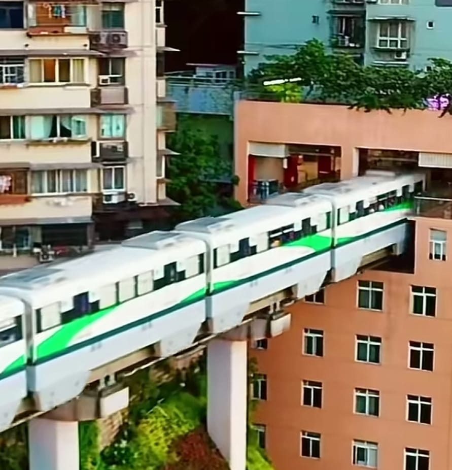 到底幹嘛用？路邊大樓驚見「神秘巨大洞口」　他納悶發問「釣出專業人士回應」：是孔留啦