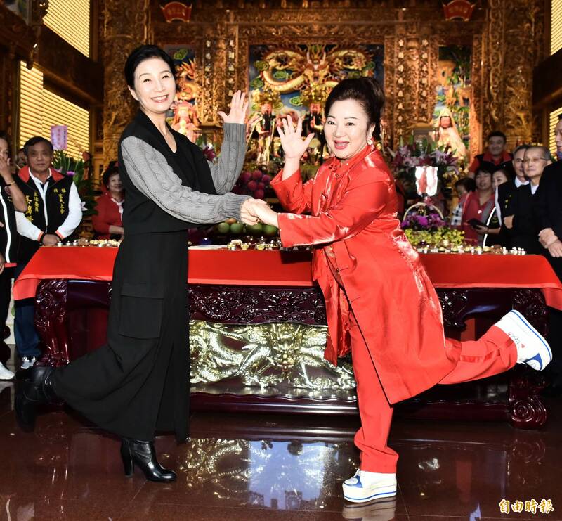 惹怒樹靈?白冰冰踩禁忌「口吐黑汁」癱軟倒地 一戴護身符「玄天上帝出手救命」驚險過程曝光