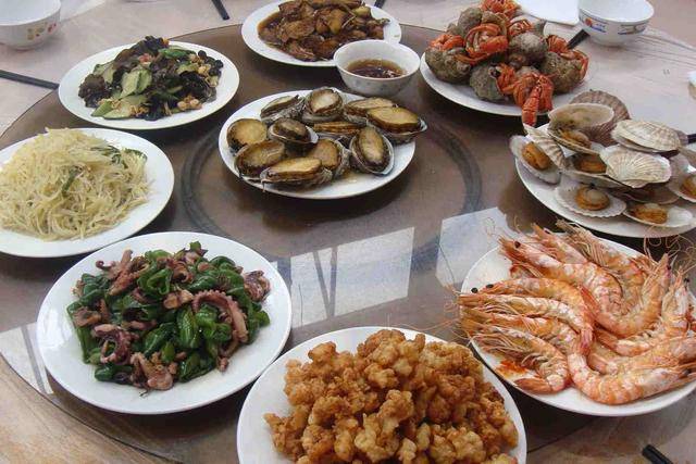 寧願丟掉也別吃!這5道菜「被列為隔夜菜黑名單」:吃了癌症找上門