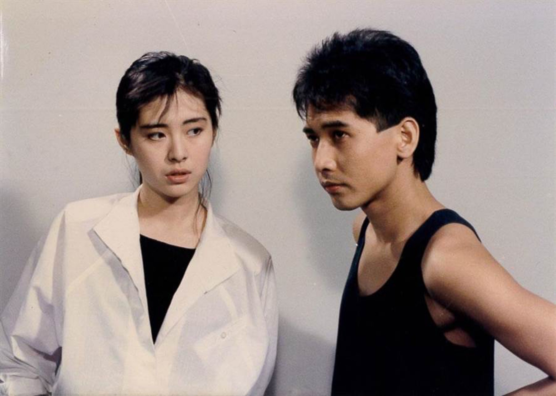 情纏王祖賢17年！63歲歌壇天王接商演「大肚腩全現形」　「唱4首天價出場費曝光」遭酸：少亮相吧