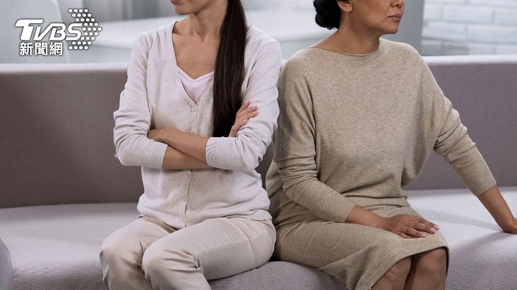 薪水比尪高！女醫師遭酸「媳婦就該在家做飯」被逼辭職　婆婆還嗆聲：「男人不能進廚房」