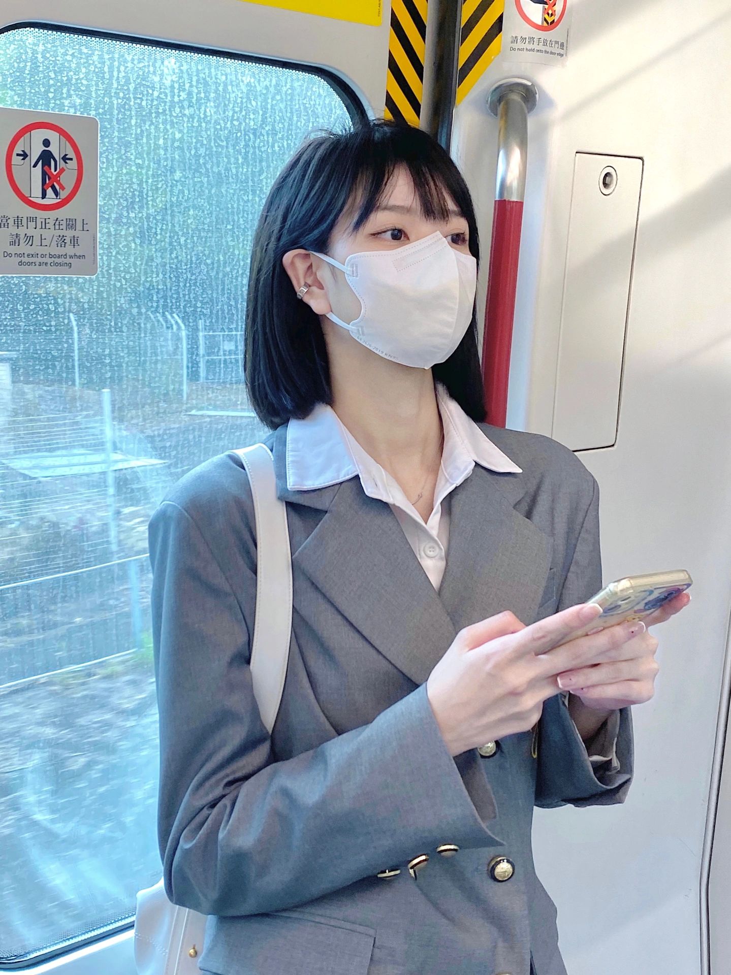 好想要搭訕！搭車遇到「短髮氣質美女」不輸雜誌模特兒　本尊「初戀系絕美臉蛋」笑容太治癒