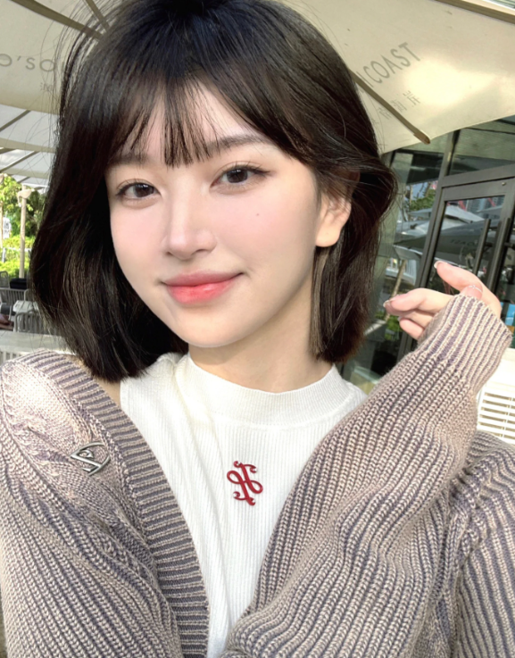 好想要搭訕！搭車遇到「短髮氣質美女」不輸雜誌模特兒　本尊「初戀系絕美臉蛋」笑容太治癒