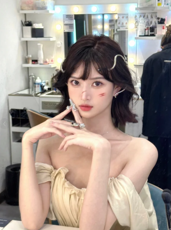好想要搭訕！搭車遇到「短髮氣質美女」不輸雜誌模特兒　本尊「初戀系絕美臉蛋」笑容太治癒