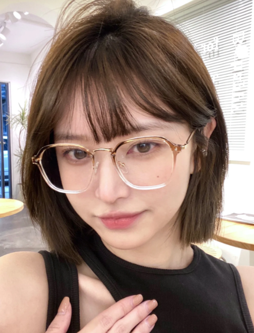 好想要搭訕！搭車遇到「短髮氣質美女」不輸雜誌模特兒　本尊「初戀系絕美臉蛋」笑容太治癒