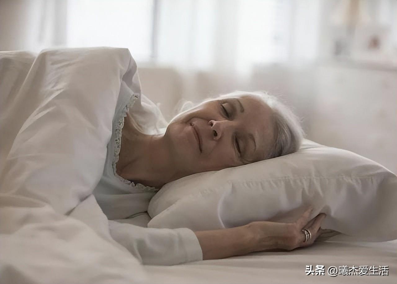 健康長壽秘訣大公開！晨起3不要、飯後3不急、睡前3不宜，現在開始還不晚