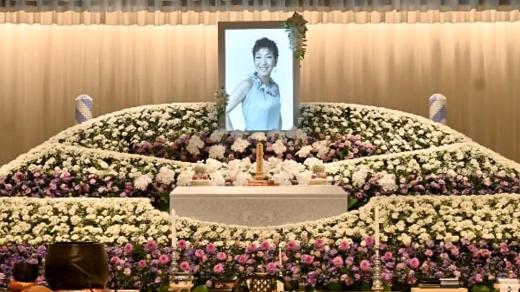 被譽為一代歌后！資深女星驚傳「食道癌身亡」　丈夫靈堂痛哭：安心的走吧