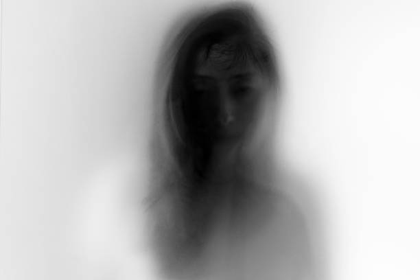 喬遷新居！女屋主聽到怪聲「管理員回1句」友人勸快搬走　四天後「她音訊全無」鎖匠上門嘆：已經2次了