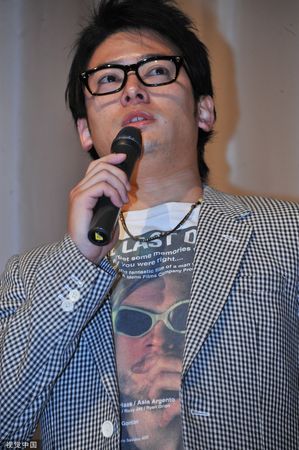 退演藝圈！43歲資深男星驚爆「靠撿垃圾維生」 近況曝光他嘆：「我現在是單親爸爸」